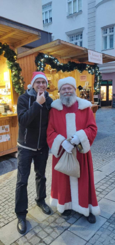 Andreas mit Weihnachtsmann  Info +436644512100 mit Mieten-Wohnmobil.at und AllroundDancer.at 